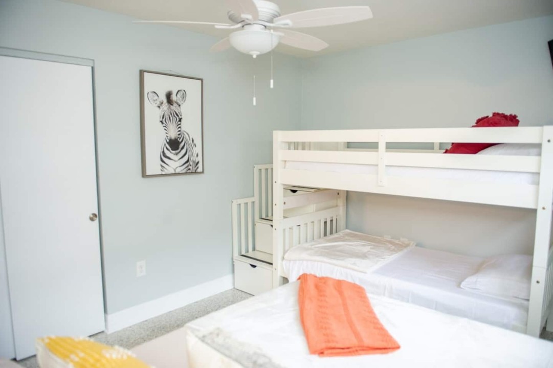 b1701e2e-f61d-466b-9c8c-d491bbd4e970